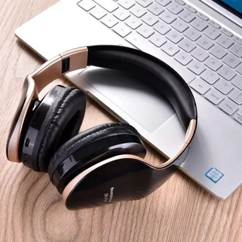 headphones-min